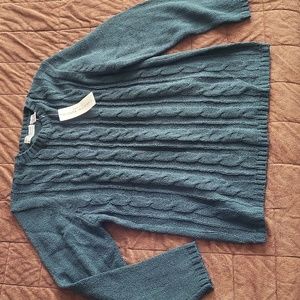 Nwt green sweater